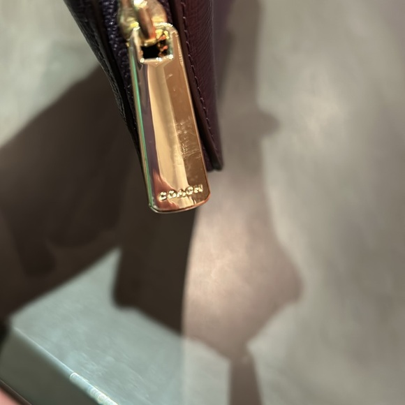 Coach Purple makeup bag - great condition - Picture 6 of 7